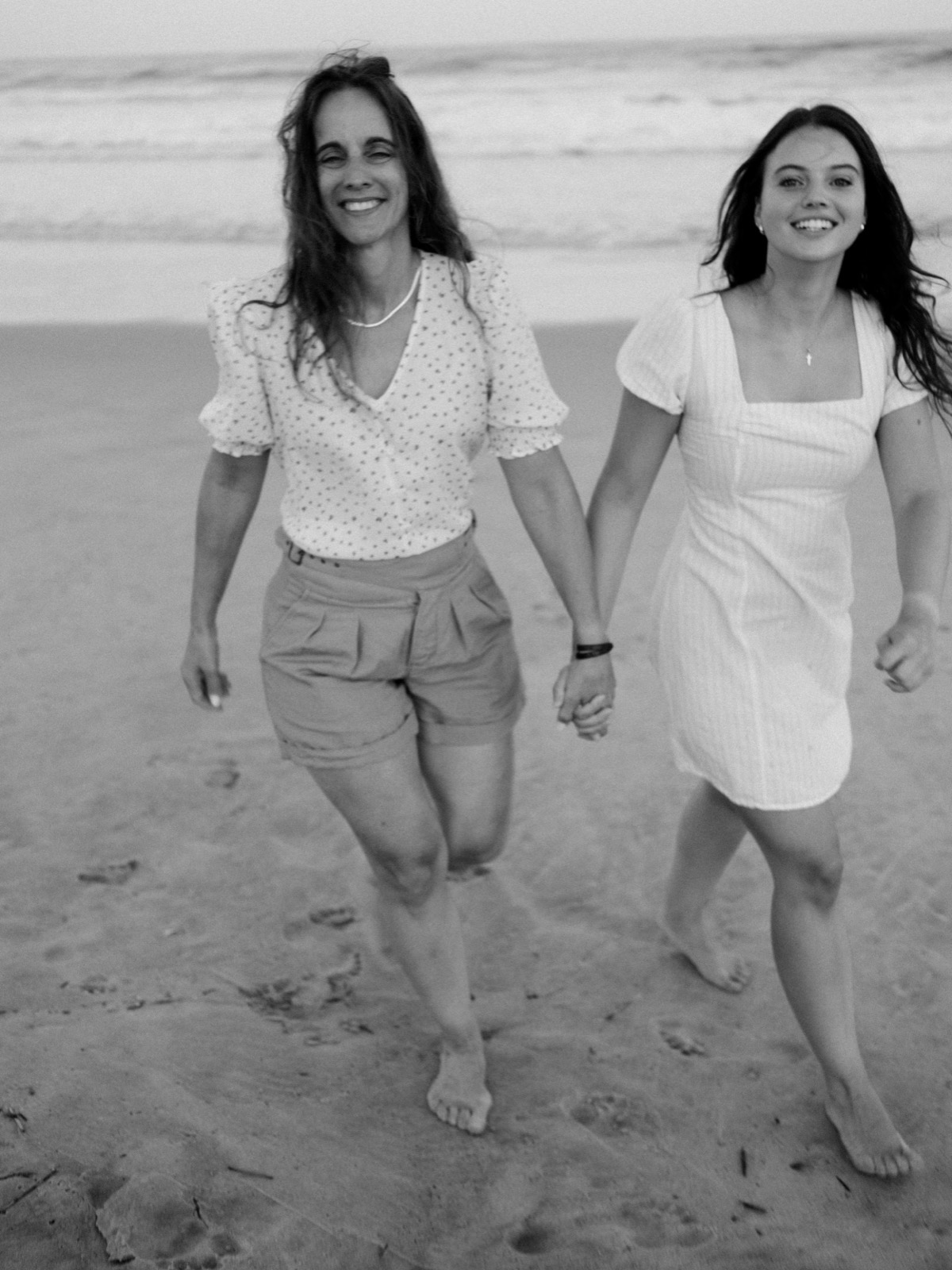 group photos of families on the beach | pink penguin studios