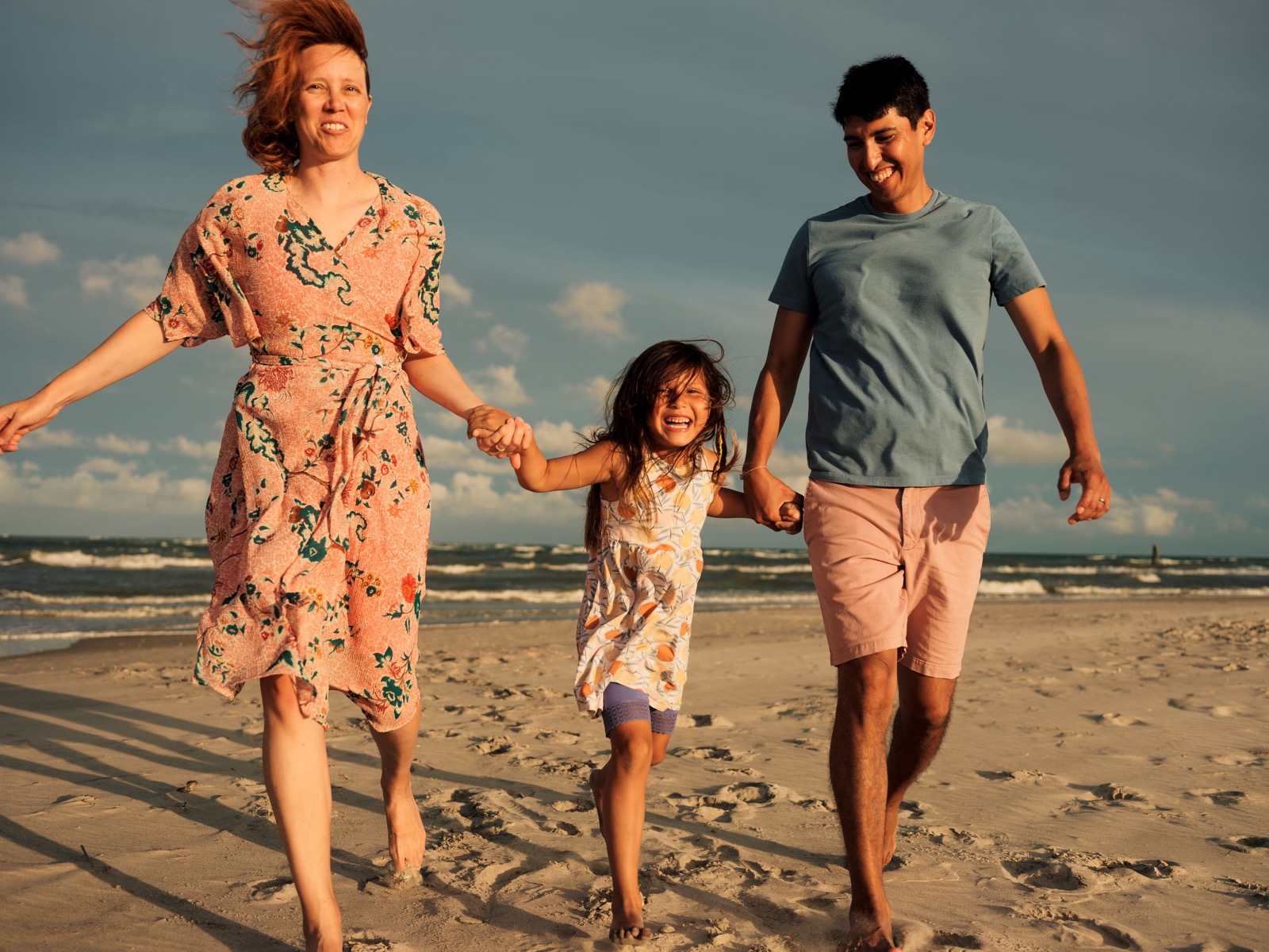group photos of families on the beach | pink penguin studios