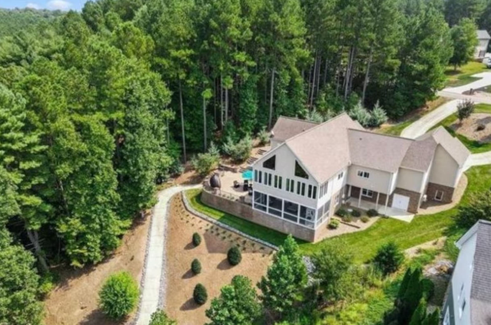 Couples getting married in an airbnb wedding venues