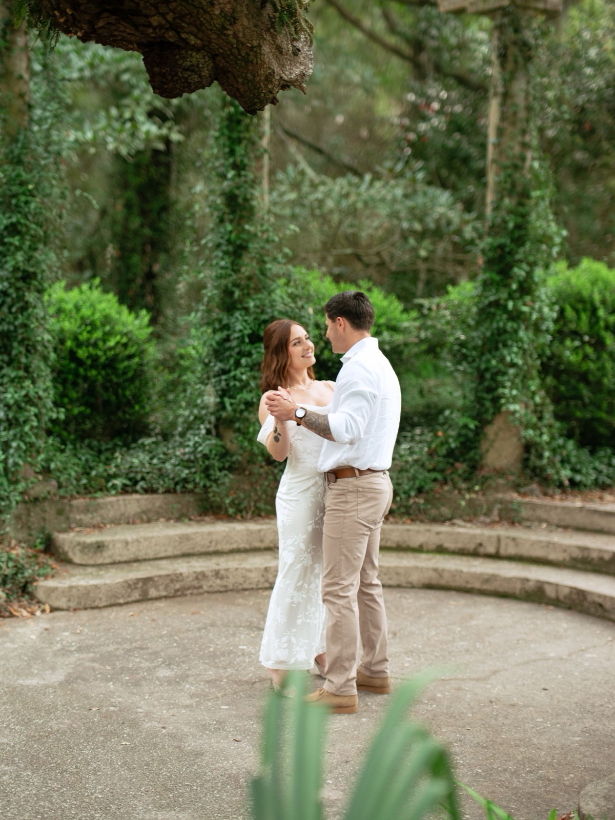 Airlie Gardens Wedding Photos — photograph 3