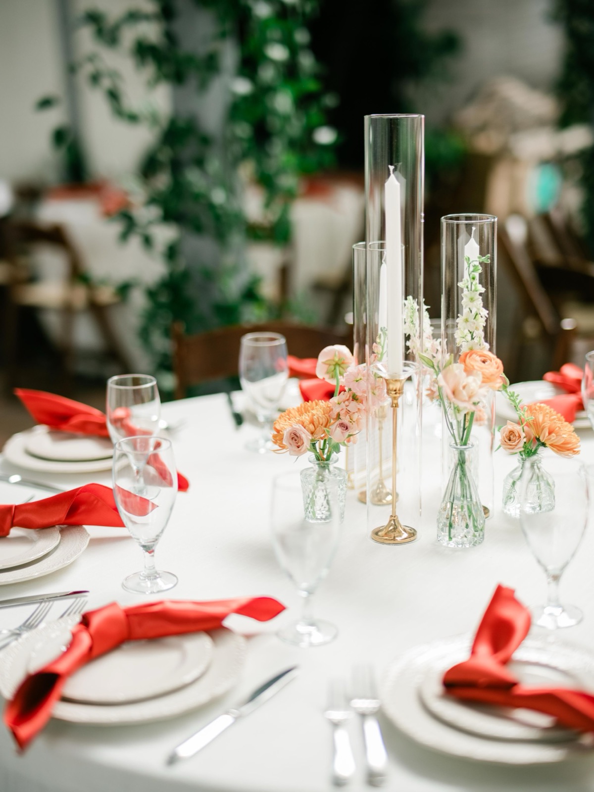 couples getting married at an outdoor wedding venue at the Atrium in Wilmington, NC