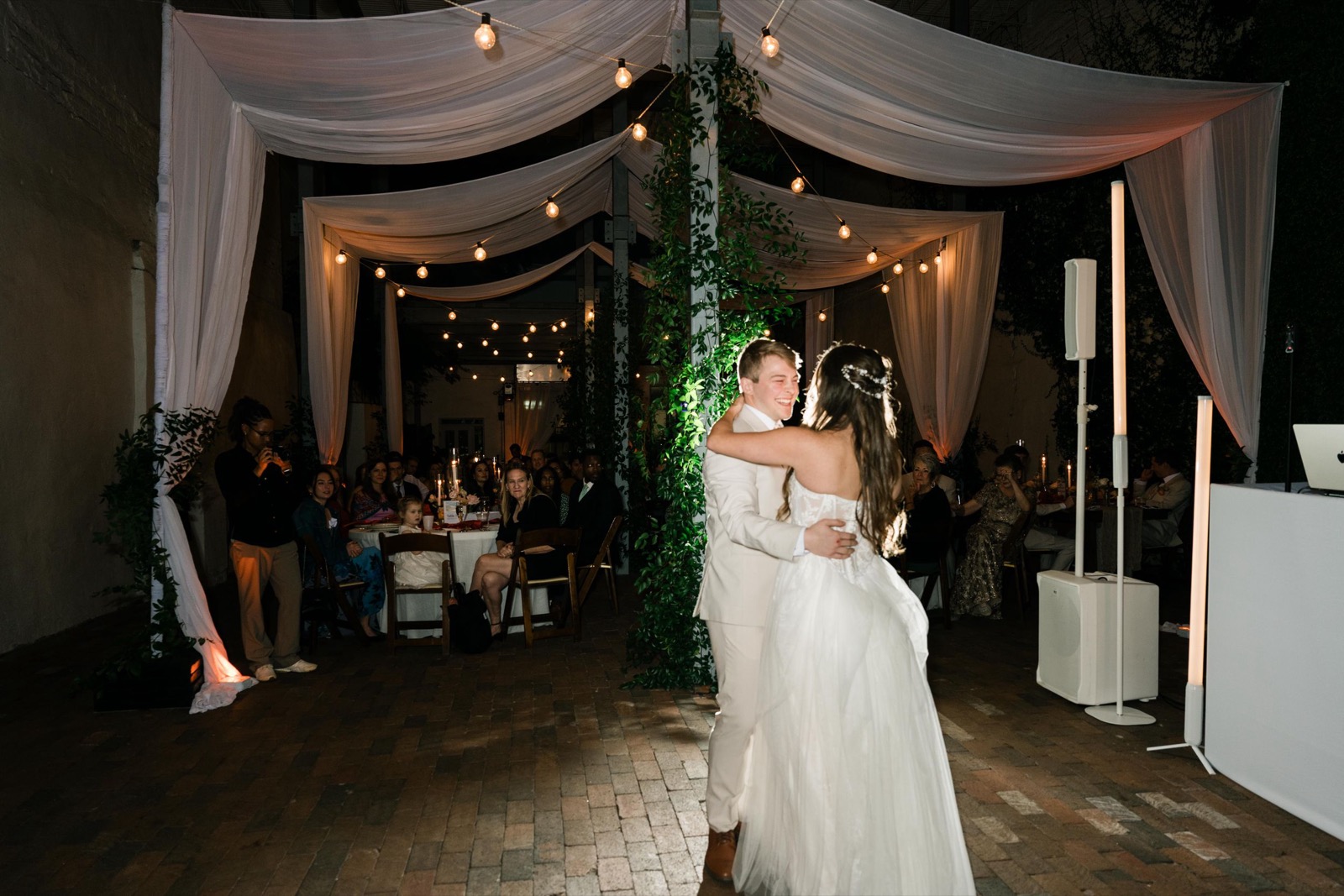 couples getting married at an outdoor wedding venue at the Atrium in Wilmington, NC