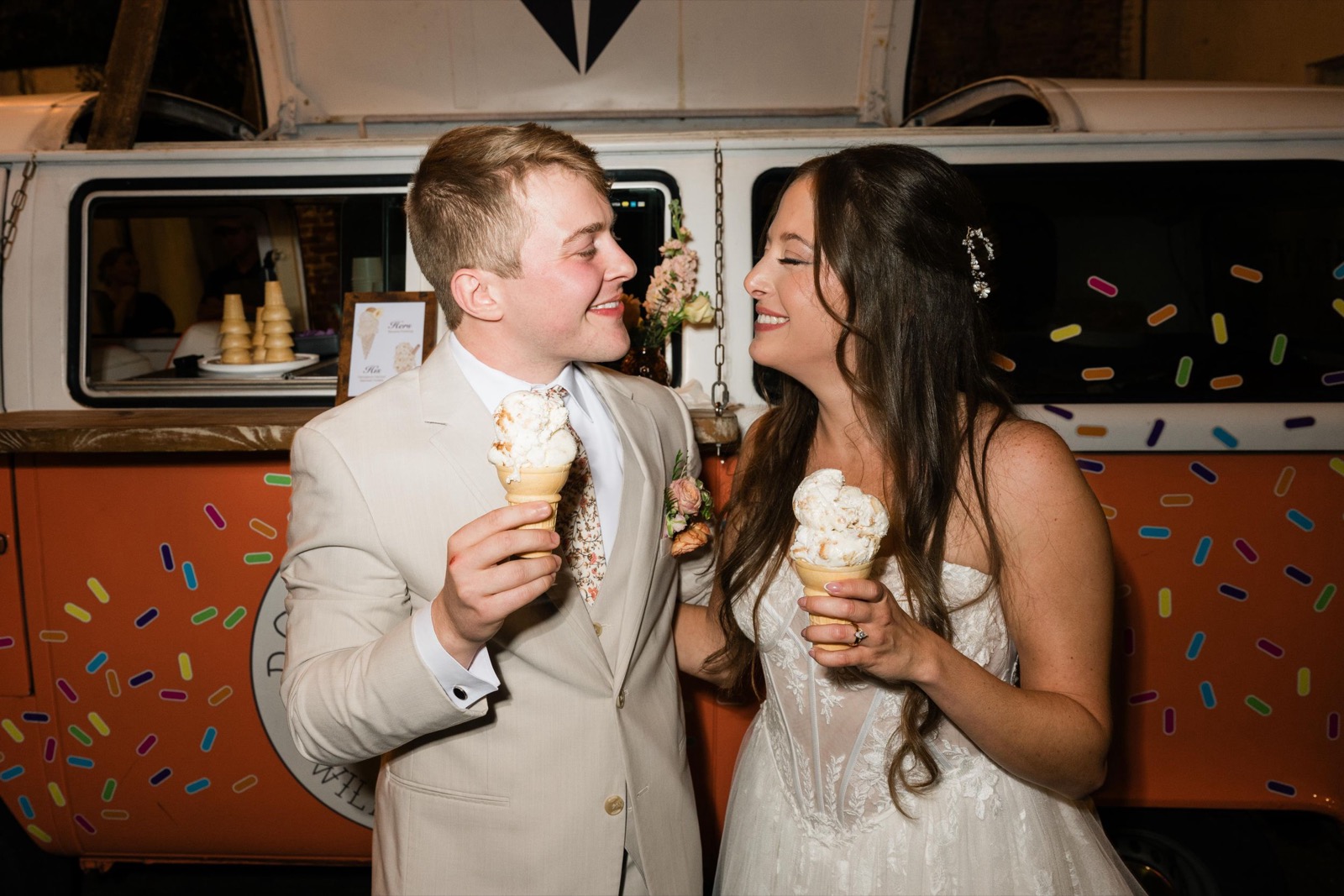 couples getting married at an outdoor wedding venue at the Atrium in Wilmington, NC