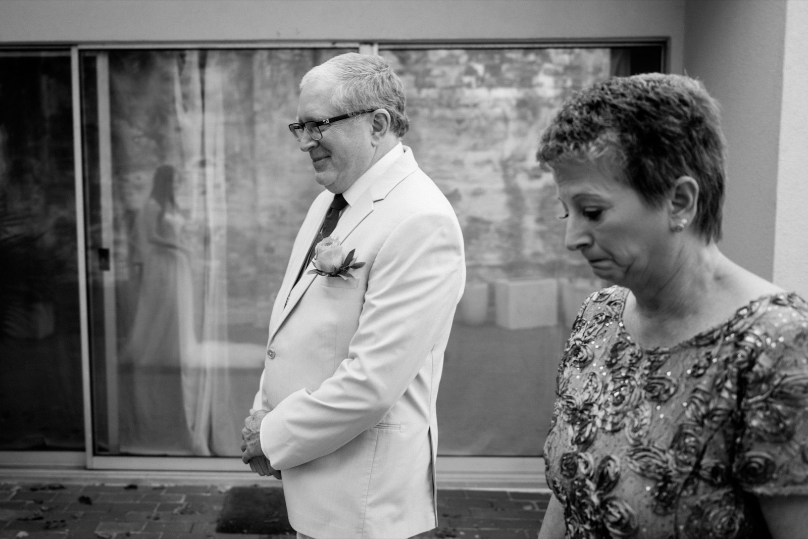 couples getting married at an outdoor wedding venue at the Atrium in Wilmington, NC