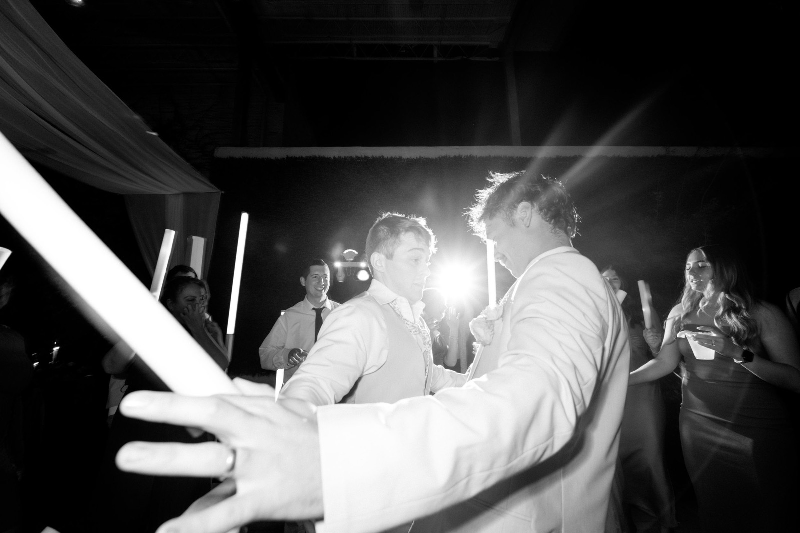 couples getting married at an outdoor wedding venue at the Atrium in Wilmington, NC
