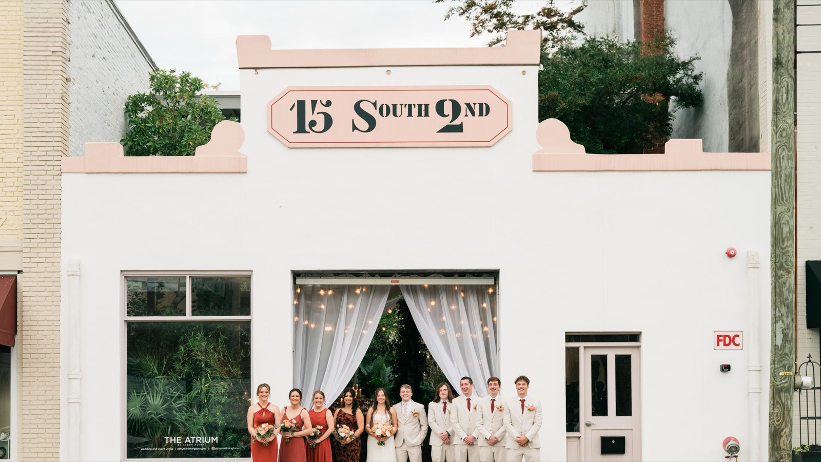 couples getting married at an outdoor wedding venue at the Atrium in Wilmington, NC