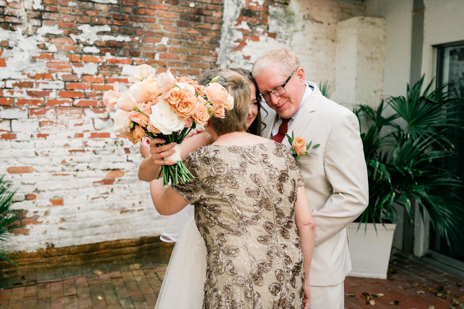 couples getting married at an outdoor wedding venue at the Atrium in Wilmington, NC