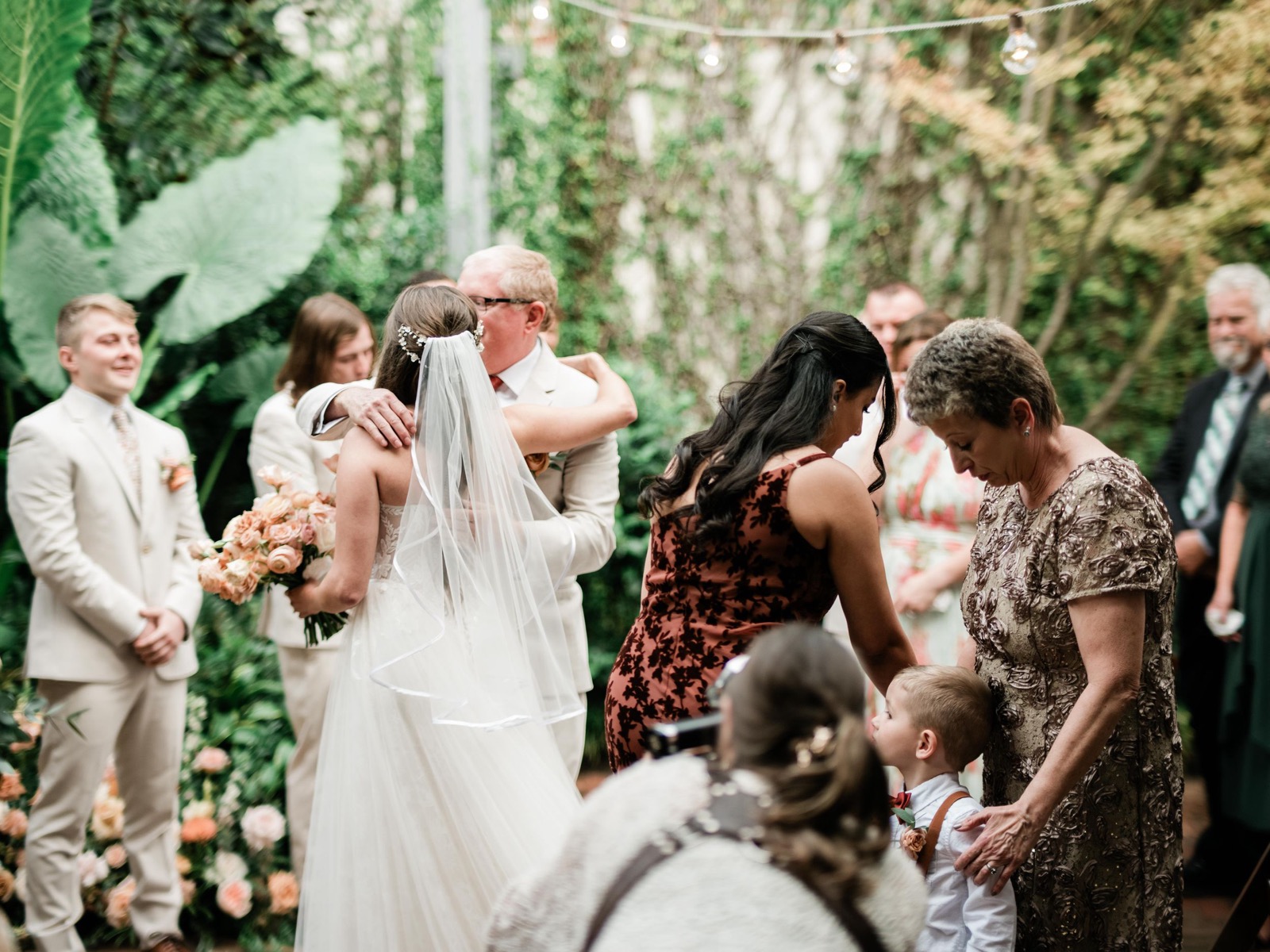 couples getting married at an outdoor wedding venue at the Atrium in Wilmington, NC