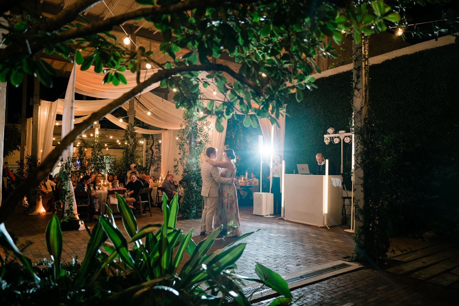 couples getting married at an outdoor wedding venue at the Atrium in Wilmington, NC