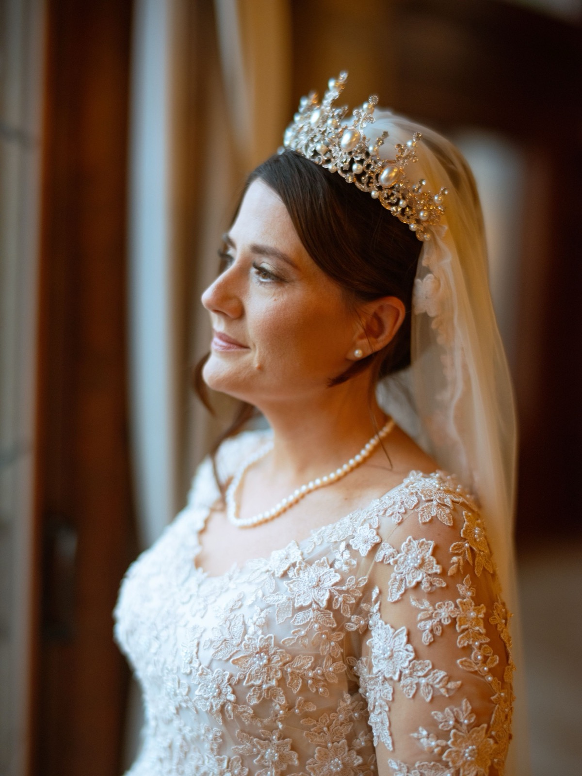 indoor bridal portrait at Champagne Manor