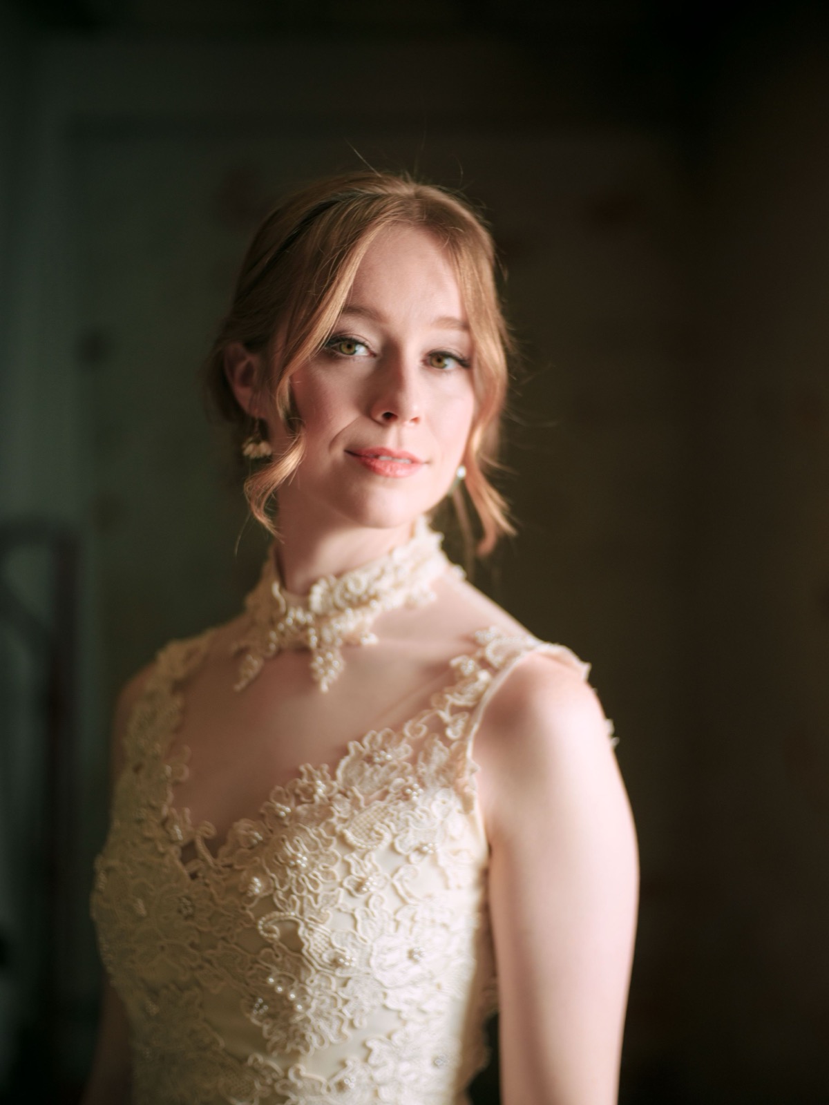bridal portraits at Maola at Riveside