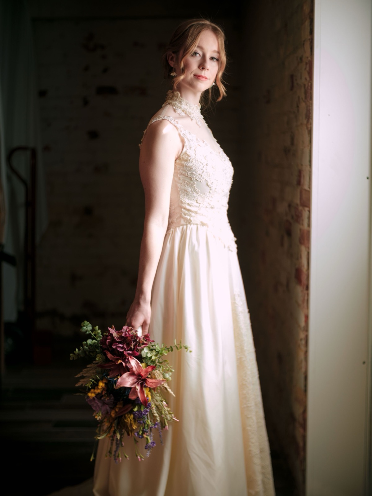 bridal portraits at Maola at Riveside