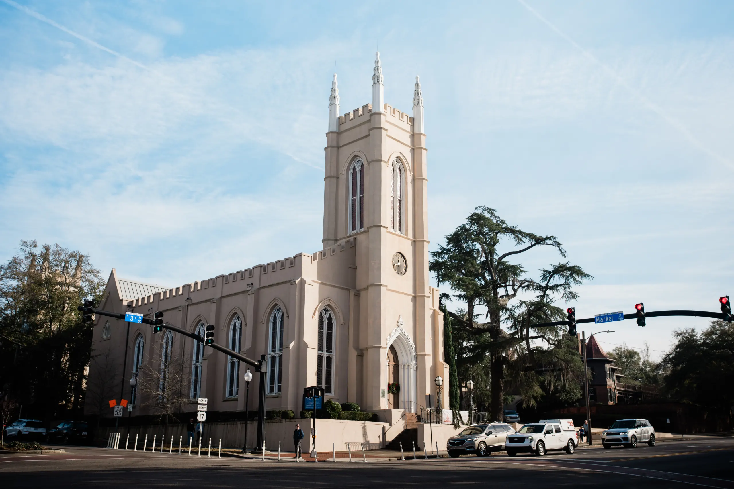 St. James Episcopal Church wedding photos by Wilmington wedding photographer